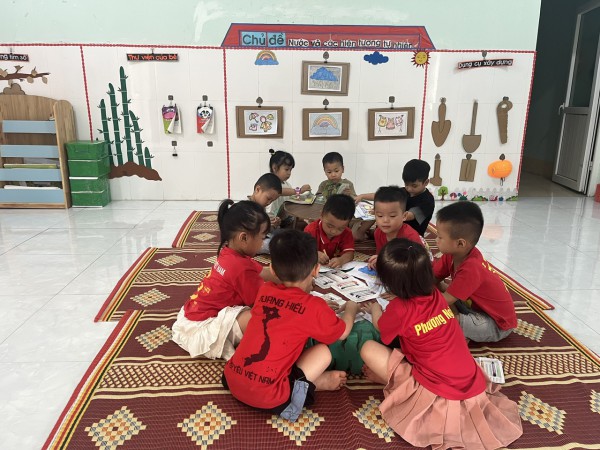 BÉ TÔ MÀU TRANH VỀ BHIEENJ TƯỢNG TỰ NHIÊN